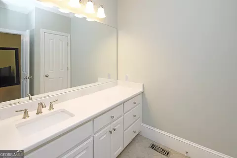 Bath - 103 Woodchase Dr, Lagrange, GA 30240 photo 8 of 11
