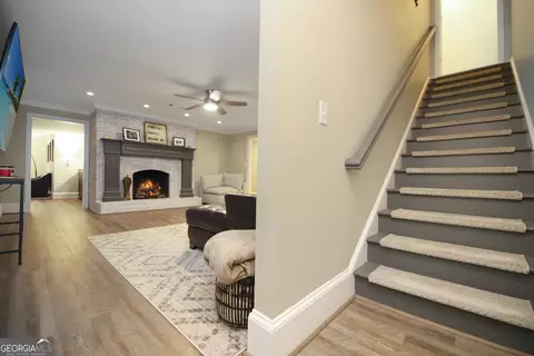 Entry Way - 103 Woodchase Dr, Lagrange, GA 30240 photo 3 of 4