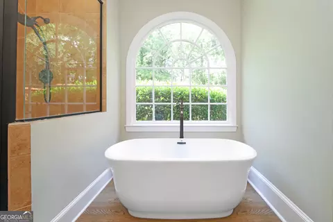 Bath - 103 Woodchase Dr, Lagrange, GA 30240 photo 5 of 11