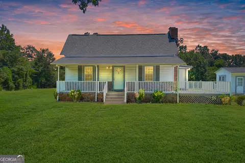303 Oak Way Dr, Eastanollee, GA 30538