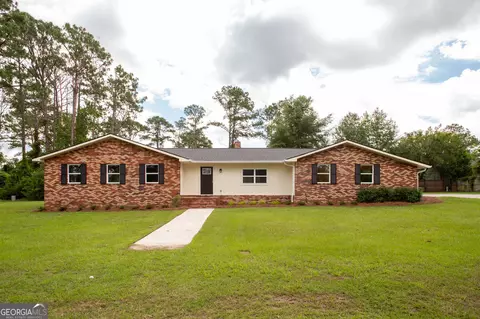 2608 Winchester Rd, Waycross, GA 31501