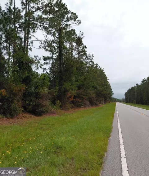 56 Forest Lake Dr, Folkston, GA 31537