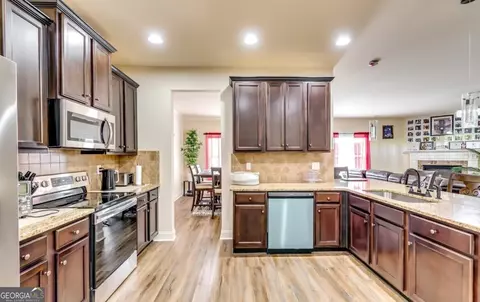 Kitchen - 11341 Freeman Way, Hampton, GA 30228 photo 2 of 2