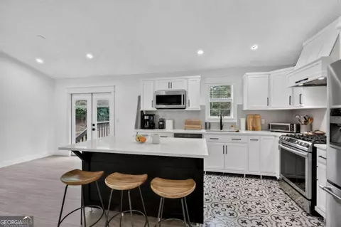1042 Braddock Cir, Woodstock, GA 30189