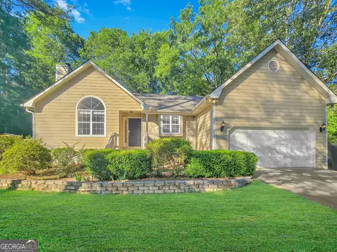 450 Loneoak Dr, Senoia, GA 30276
