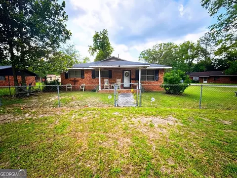 314 Durrence St, Glennville, GA 30427