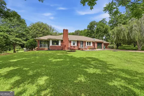 Exterior - 466 Rose Ln, Toccoa, GA 30577 photo 14 of 24