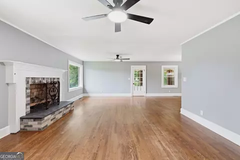 Living - 466 Rose Ln, Toccoa, GA 30577 photo 1 of 5
