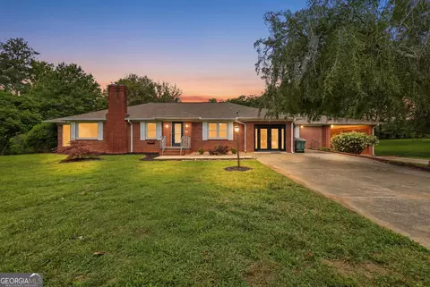 466 Rose Ln, Toccoa, GA 30577