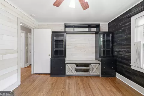 Living - 466 Rose Ln, Toccoa, GA 30577 photo 5 of 5