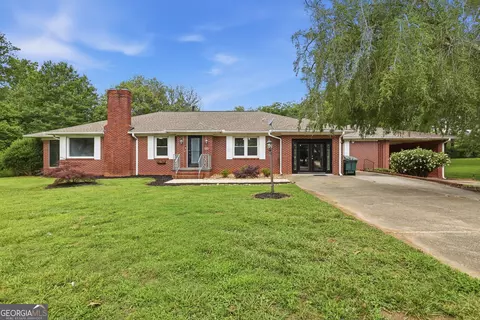 Exterior - 466 Rose Ln, Toccoa, GA 30577 photo 2 of 24