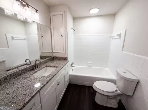 Bath - 2904 Marlin Dr, Chamblee, GA 30341 photo 4 of 7
