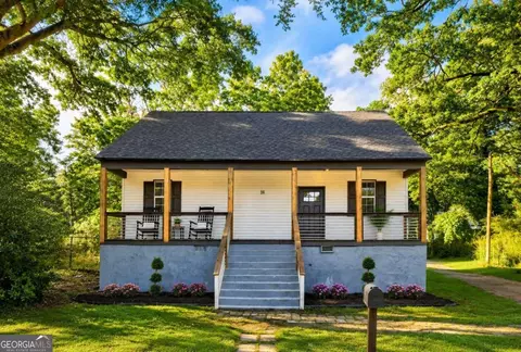 16 Berry Ave, Newnan, GA 30263