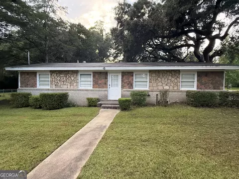 5859 8th Ave, Eastman, GA 31023