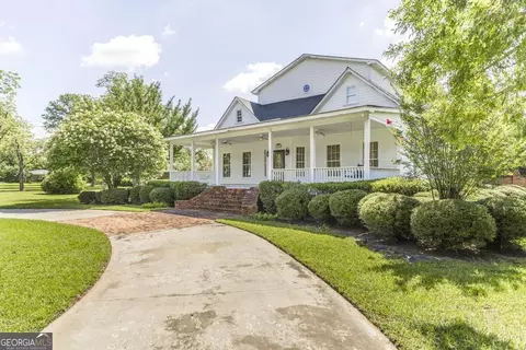 Exterior - 224 Oak Ave, Pinehurst, GA 31070 photo 7 of 16