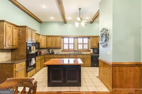 Kitchen - 224 Oak Ave, Pinehurst, GA 31070 photo 1 of 4