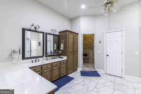 Bath - 224 Oak Ave, Pinehurst, GA 31070 photo 2 of 5