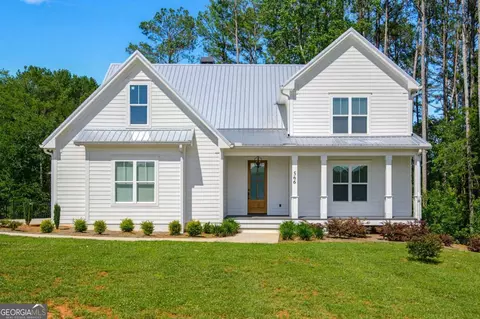 566 Roper Dr, Clarkesville, GA 30523