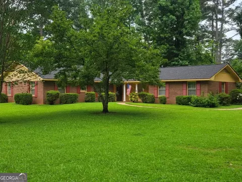 146 Cascade Cir, Lagrange, GA 30241