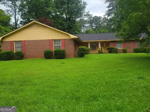 Exterior - 146 Cascade Cir, Lagrange, GA 30241 photo 2 of 7