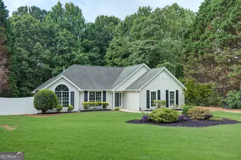 15 Pear Ct, Sharpsburg, GA 30277