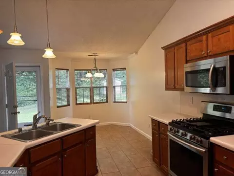 2805 Fort Apachee Trl, Dacula, GA 30019 photo 2