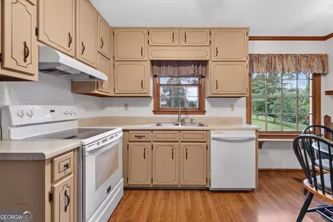 Kitchen - 149 Olde Hampton Way, Hampton, GA 30228 photo 2 of 7