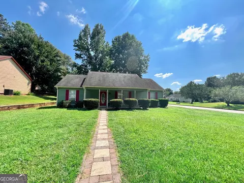 12 Oak St, Newnan, GA 30263
