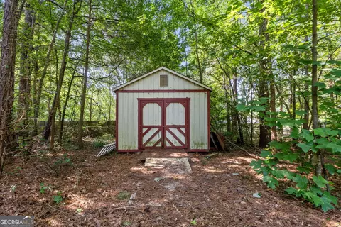 Exterior - 209 Chinns Way, Hampton, GA 30228 photo 4 of 5