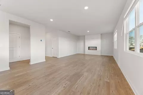 Living - 314 Conservation Trl, Jefferson, GA 30549 photo 3 of 3