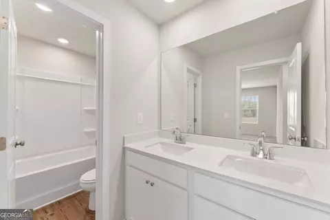 Bath - 328 Conservation Trl, Jefferson, GA 30549 photo 5 of 5