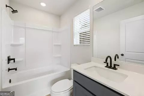 Bath - 328 Conservation Trl, Jefferson, GA 30549 photo 4 of 5