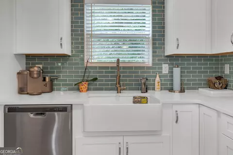 Kitchen - 462 Selfridge Rd, Mcdonough, GA 30252 photo 2 of 4