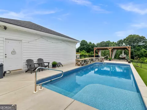 Exterior - 25 Walnut Ln, Covington, GA 30014 photo 9 of 14