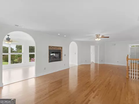 Living - 25 Walnut Ln, Covington, GA 30014 photo 8 of 21