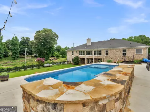 Exterior - 25 Walnut Ln, Covington, GA 30014 photo 10 of 14