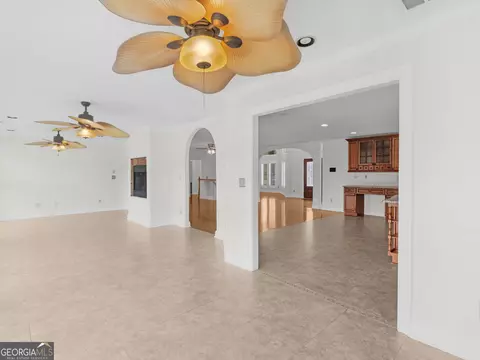 Living - 25 Walnut Ln, Covington, GA 30014 photo 12 of 21