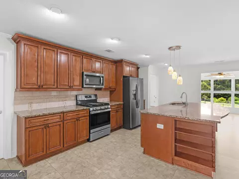 Kitchen - 25 Walnut Ln, Covington, GA 30014 photo 4 of 6