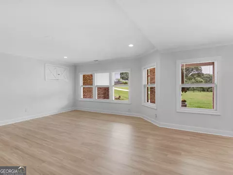 Living - 25 Walnut Ln, Covington, GA 30014 photo 17 of 21