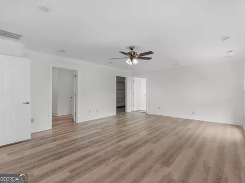 Living - 25 Walnut Ln, Covington, GA 30014 photo 13 of 21