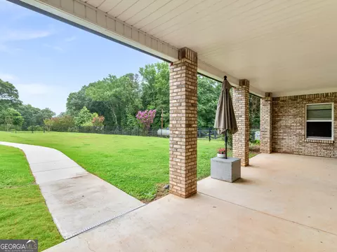 Exterior - 25 Walnut Ln, Covington, GA 30014 photo 6 of 14