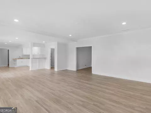 Living - 25 Walnut Ln, Covington, GA 30014 photo 19 of 21