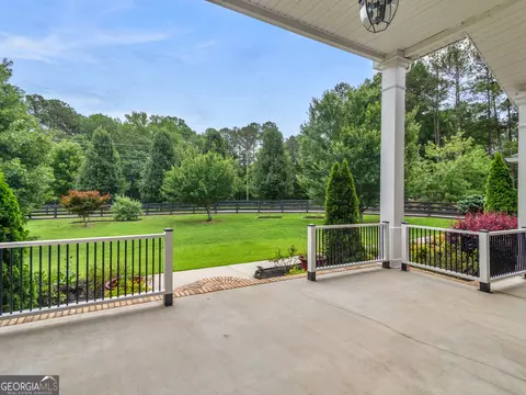 Exterior - 25 Walnut Ln, Covington, GA 30014 photo 2 of 14