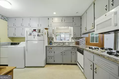 Kitchen - 6574 Amity Ct, Rex, GA 30273 photo 2 of 4