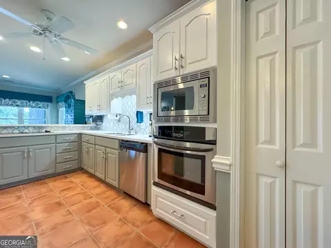 Kitchen - 543 E 1st St, Midway, GA 31320 photo 1 of 4