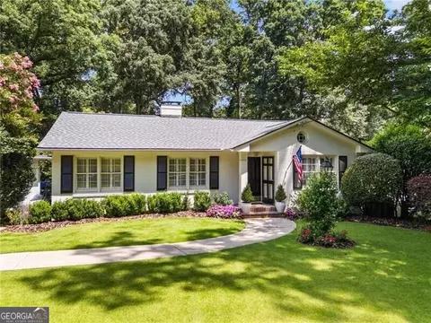 1556 Walthall Ct NW, Atlanta, GA 30318