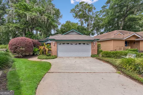 22 Bay Tree Ct W, St. Simons, GA 31522