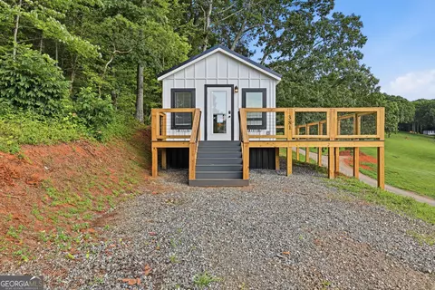 527 Saunders Lot Apt 9 Rd, Franklin, NC 28734