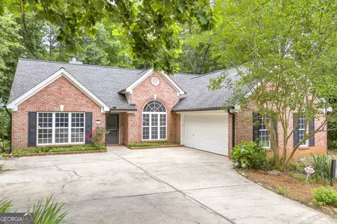 271 Jackson Park Dr, Hoschton, GA 30548