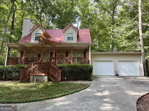 70 Park St, Lavonia, GA 30553